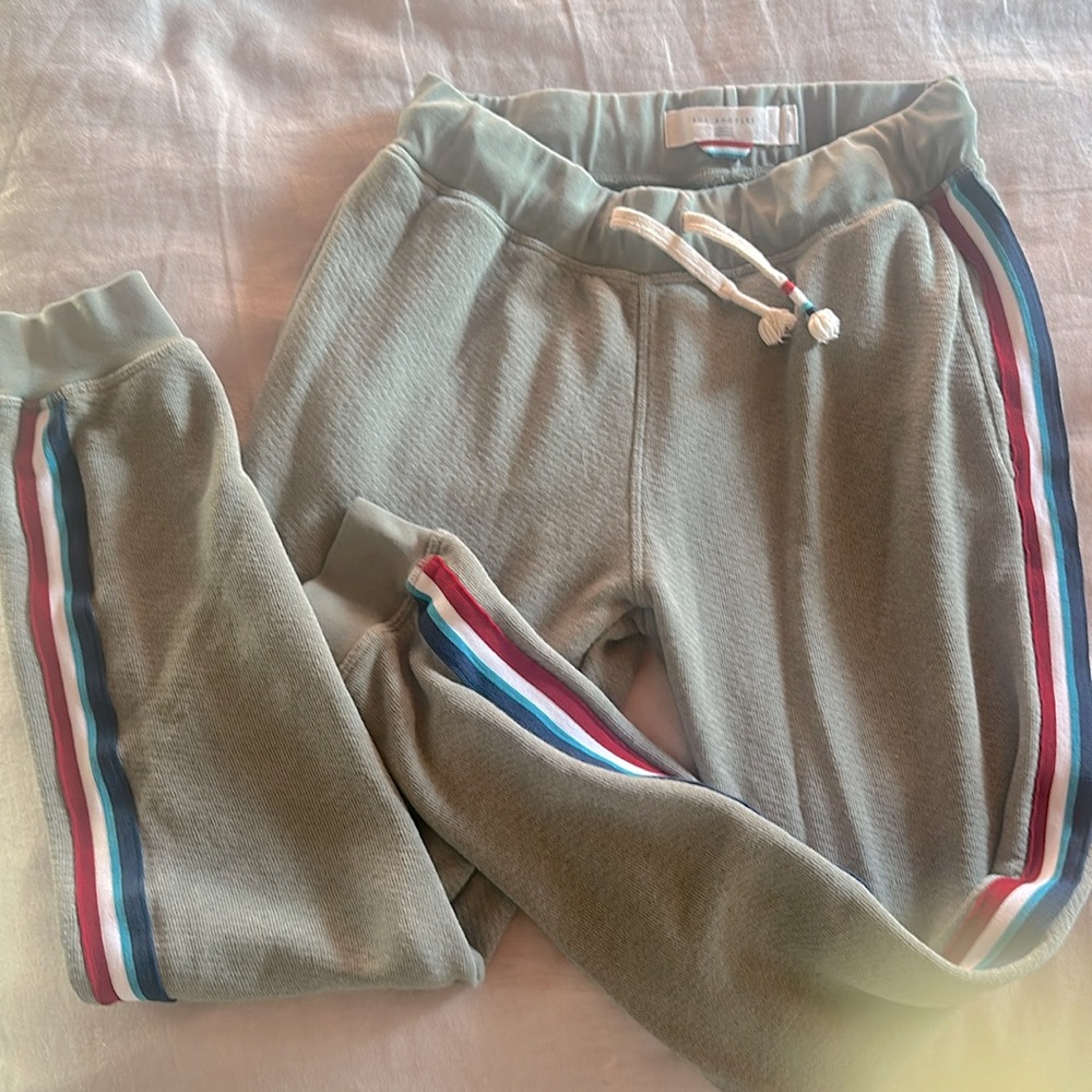 Enjoy these soul Angeles sweatpants size small.